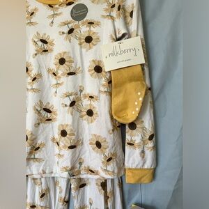 Milkberry NWT Set of 3 PC Bamboo Pajamas Loungewear 5T for sensitive skin